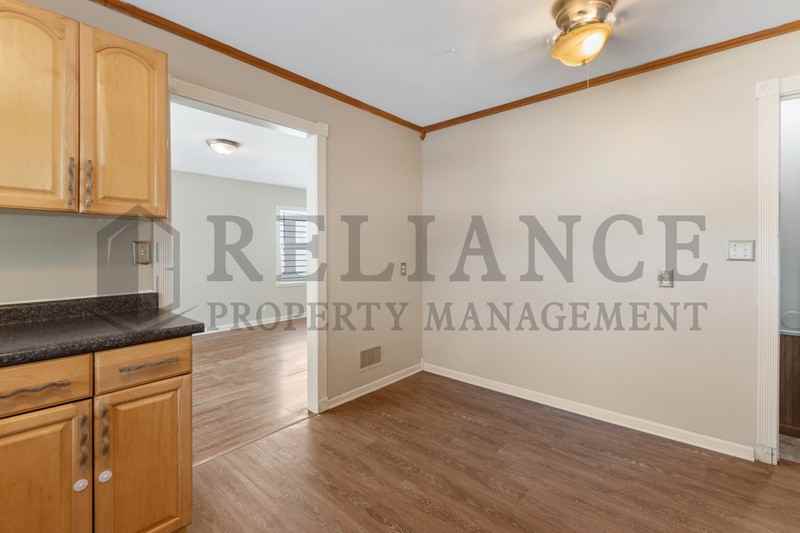 1122 S Quentin St - Photo 5 of 18