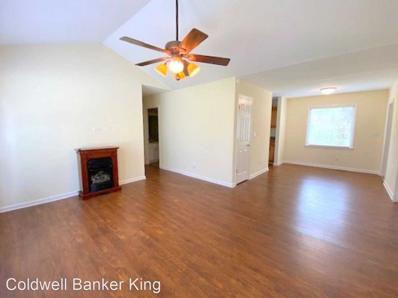 136 Matthew St - Photo 2 of 15