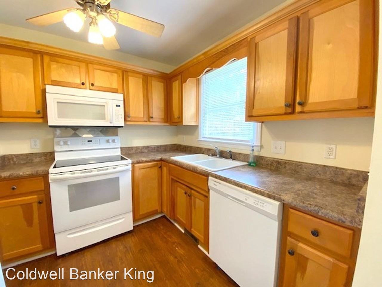 136 Matthew St - Photo 3 of 15