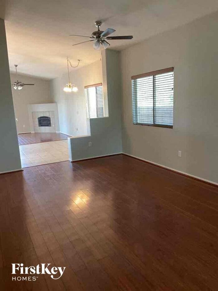 7718 W Sombrero View Ln - Photo 3 of 19