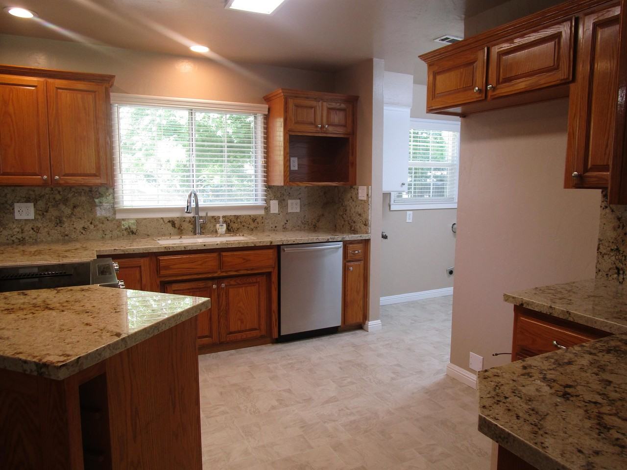 512 Neville St #1 - Photo 5 of 23