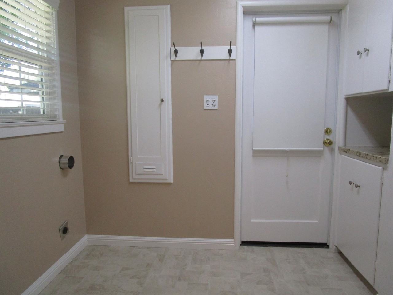 512 Neville St #1 - Photo 7 of 23