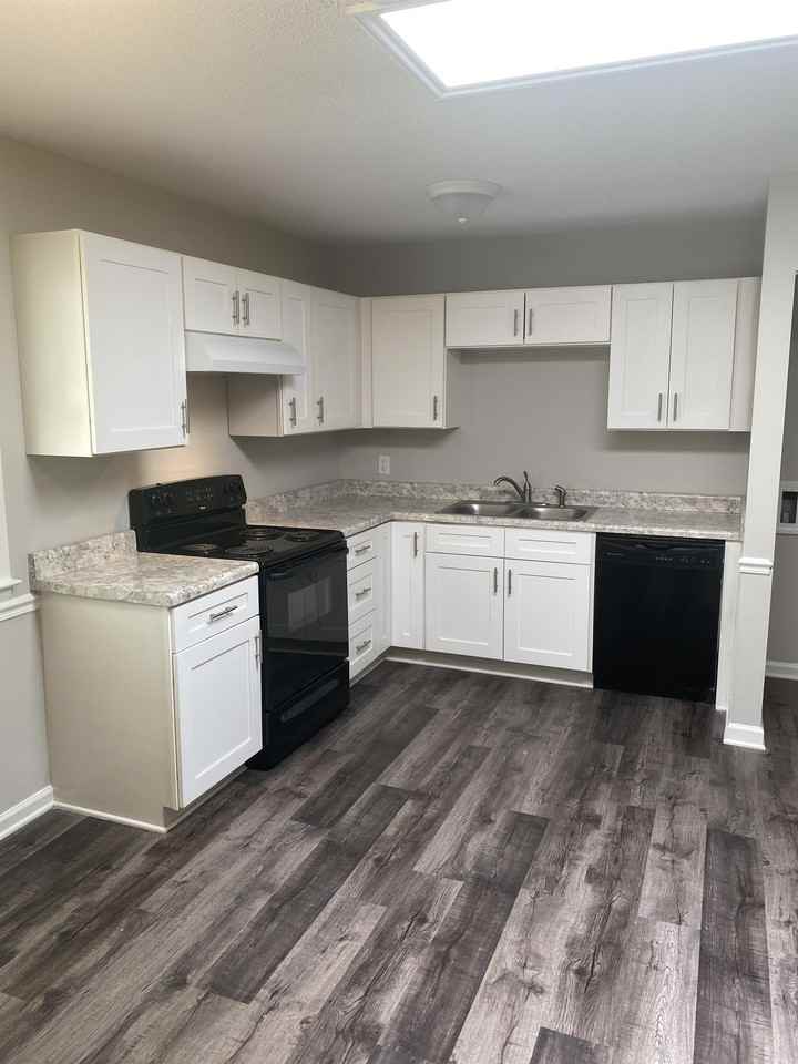 114 Locust Rd #1 - Photo 3 of 13