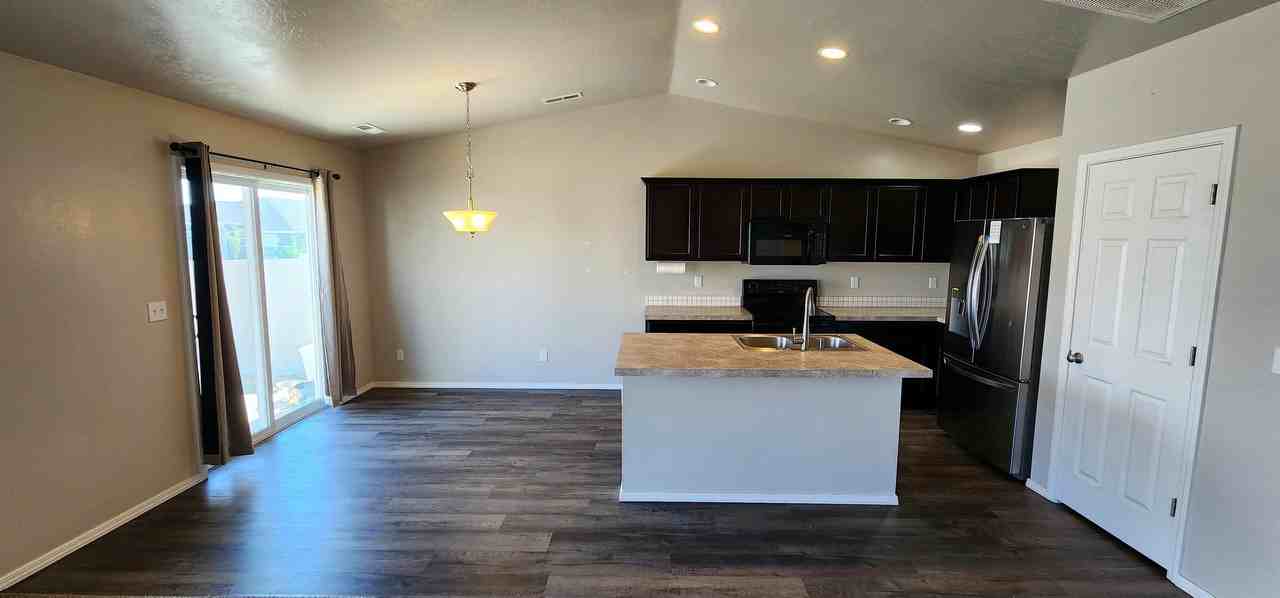11356 W Colorado River St #1 - Photo 5 of 19