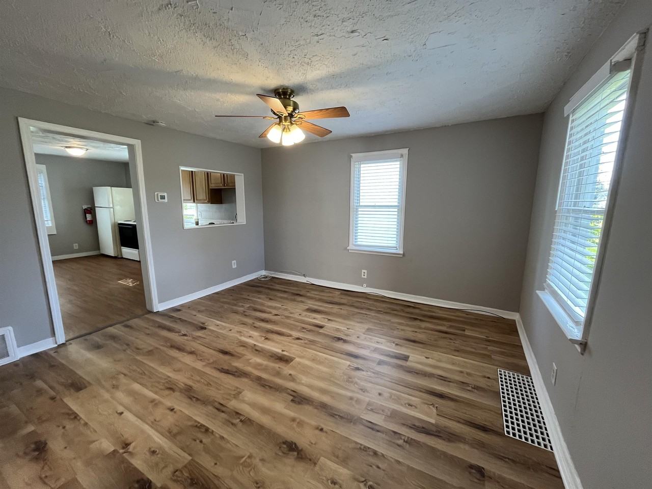 80 Charlotte St #1 - Photo 4 of 16