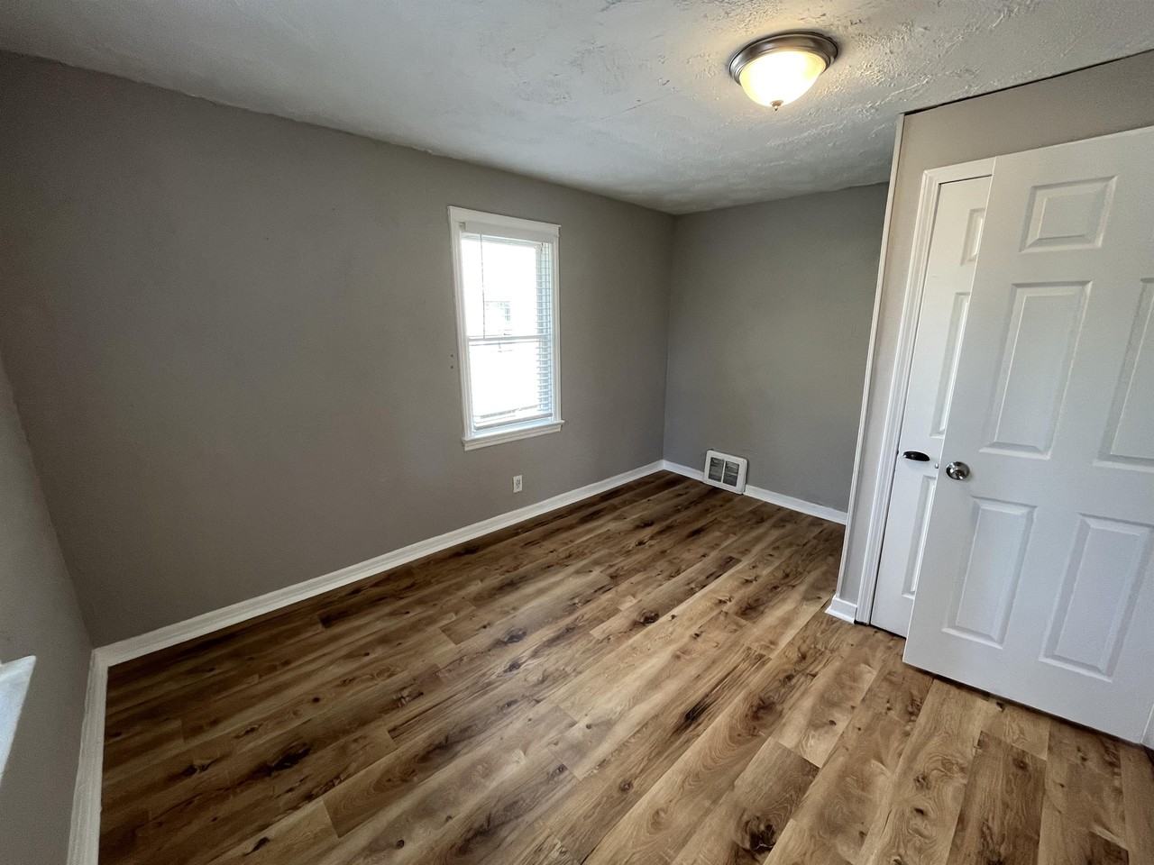 80 Charlotte St #1 - Photo 5 of 16