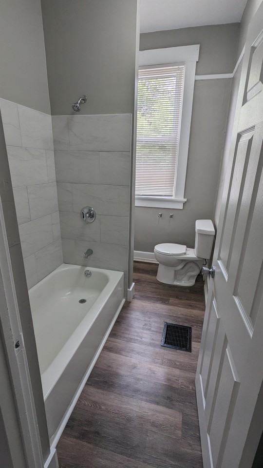 1207 Jefferson Avenue #1 - Photo 5 of 10