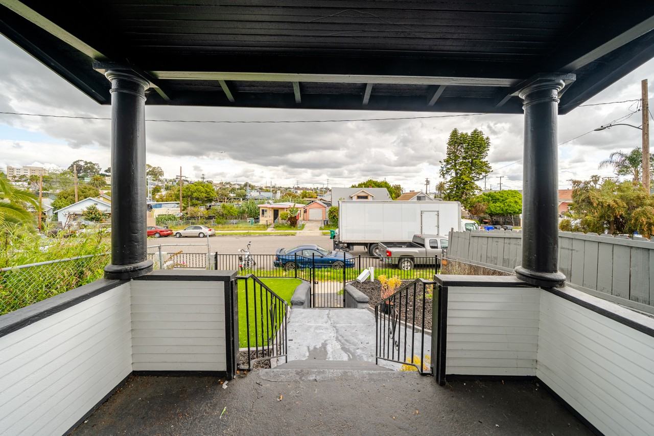 2049 Franklin Ave #1 - Photo 2 of 13