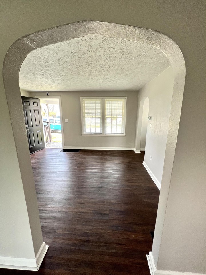 2048 Parrish Ave #1 - Photo 5 of 14