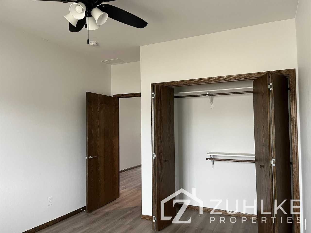 504 N Elm St #504D - Photo 3 of 11