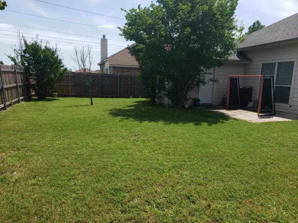 6509 Fairglen Dr - Photo 2 of 30