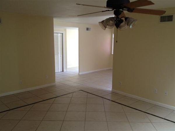 13111 Pino Ct - Photo 3 of 9