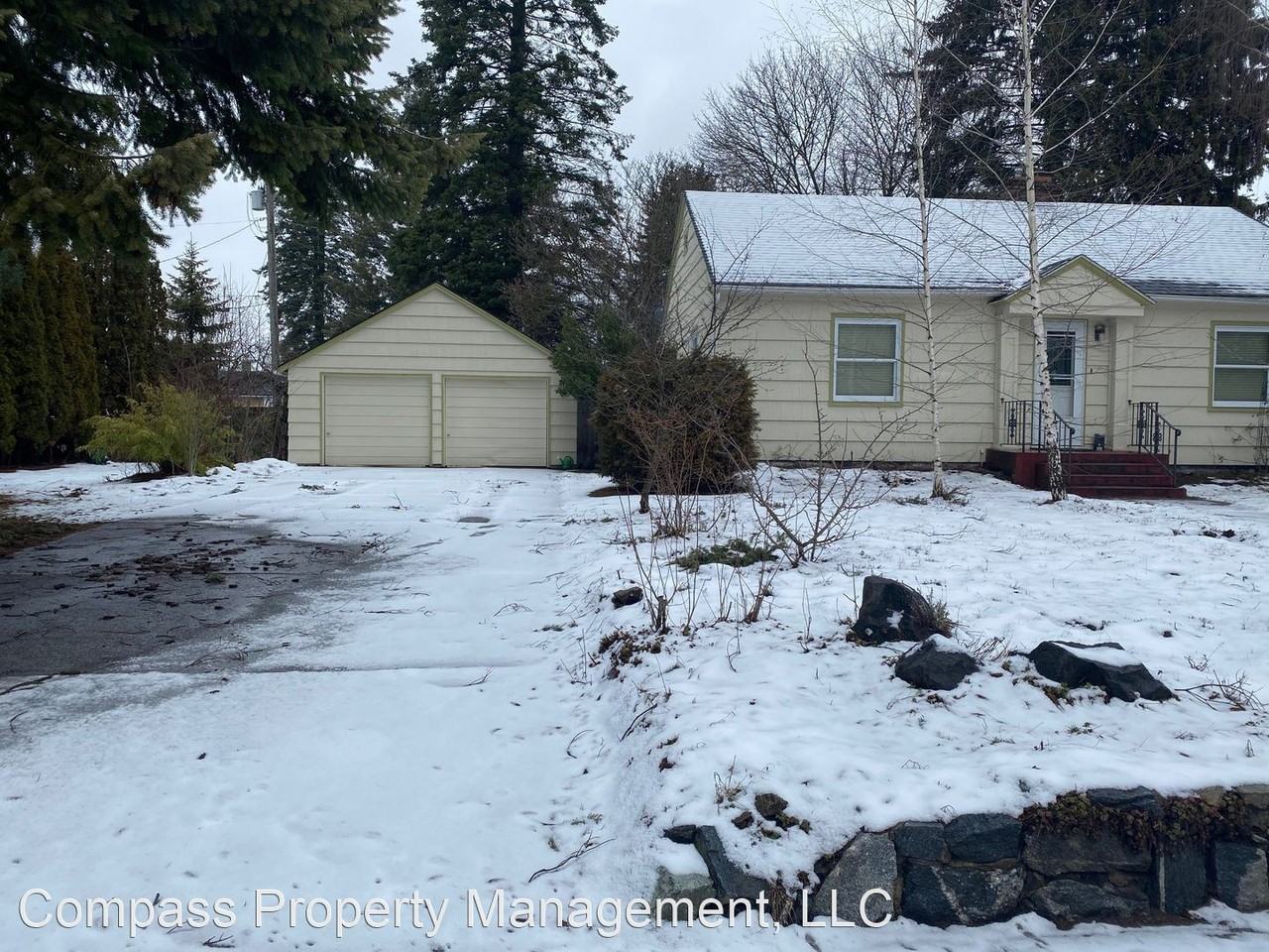 1125 Montana Ave - Photo 2 of 10