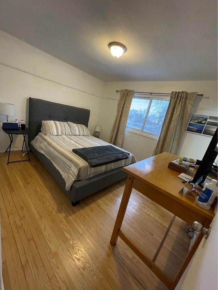 78 Cliff Crescent - Photo 3 of 12