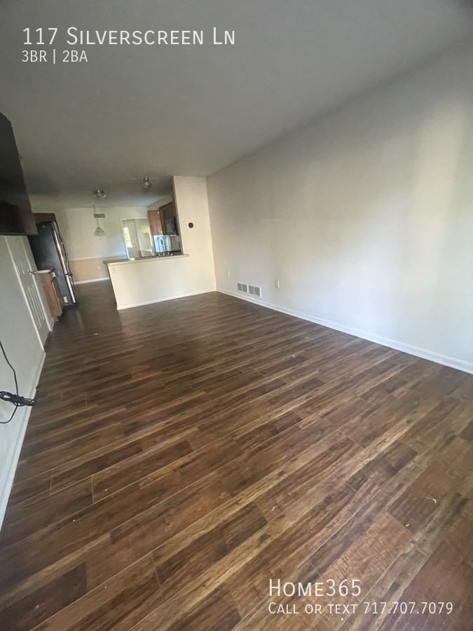 117 Silver Screen Dr - Photo 2 of 11