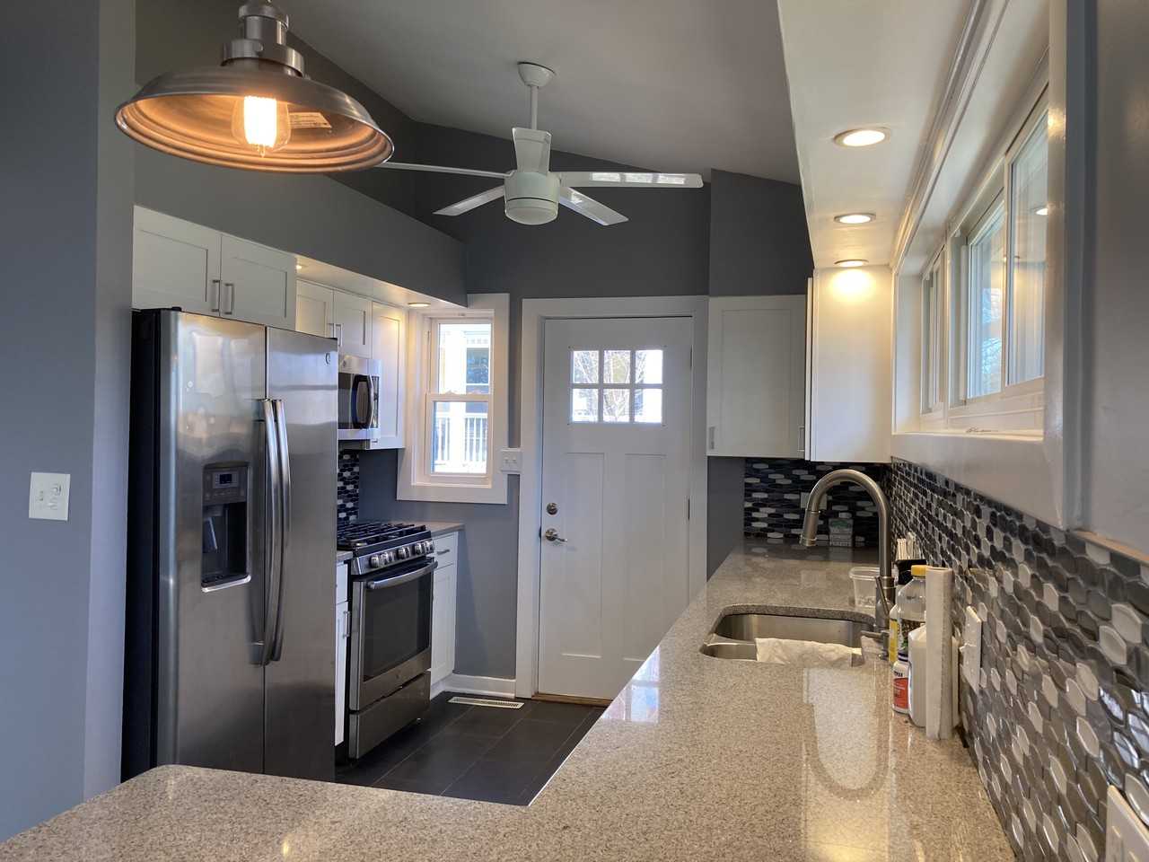 222 N Oakwood Ave #NA - Photo 2 of 5