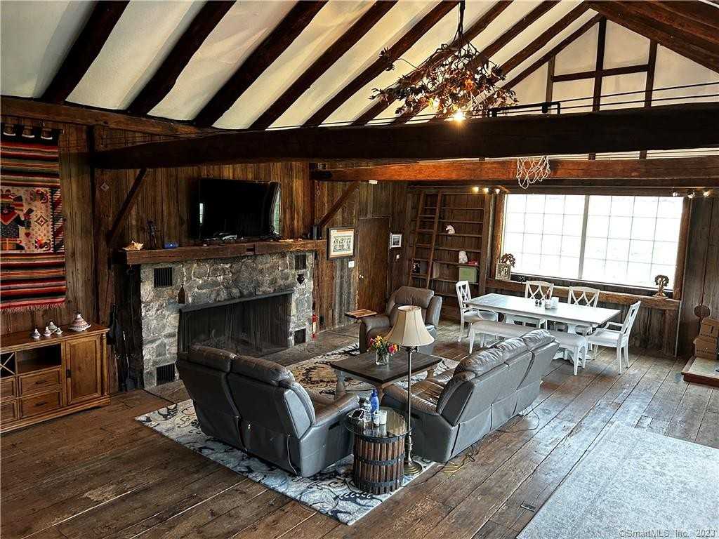 18 Platts Hill Rd - Photo 2 of 26