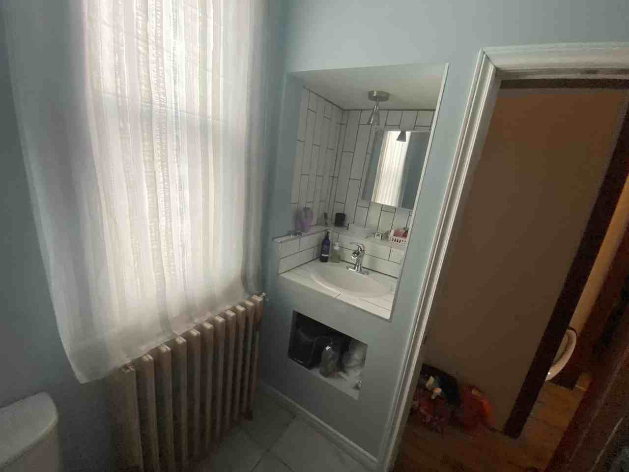 318 Algoma St N #318B - Photo 3 of 8