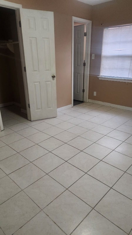 531 Roper St - Photo 7 of 34