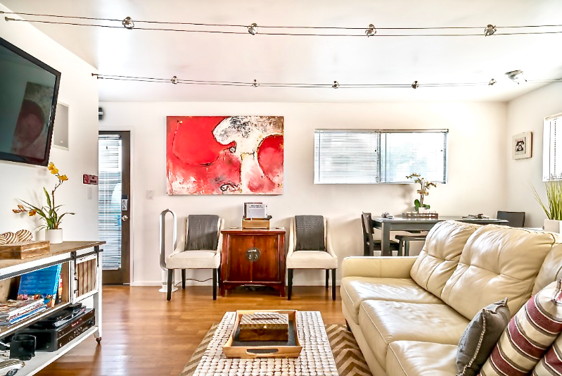 1802 Andalusia Ave - Photo 3 of 20