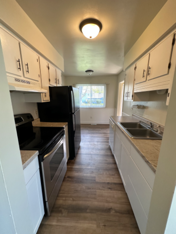 4109 Burchfield Dr - Photo 3 of 9