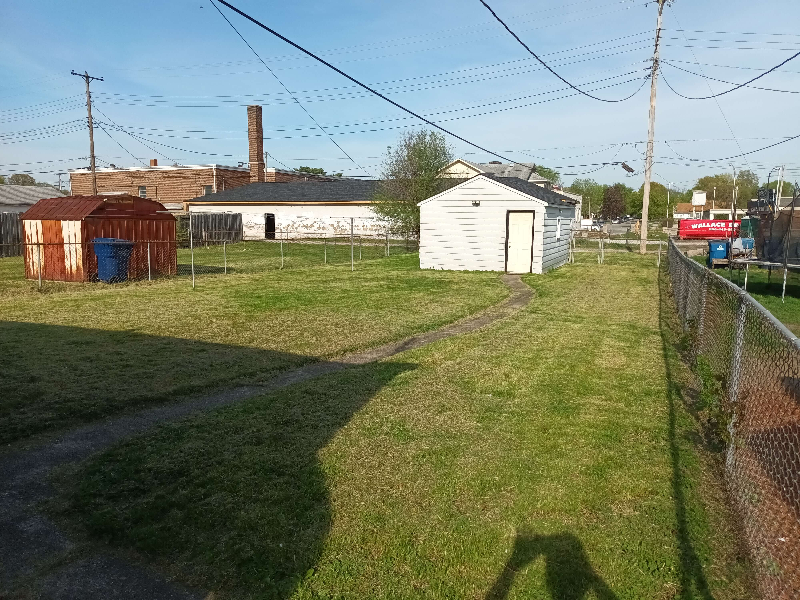 2131 Garfield Ave - Photo 3 of 14