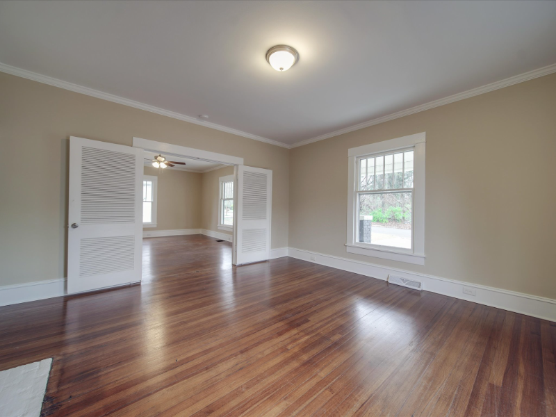 1612 N Lee St - Photo 2 of 11