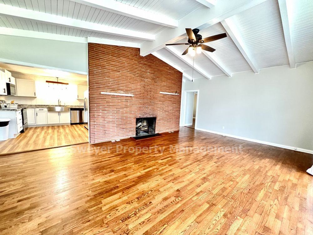 221 Forest Rd - Photo 3 of 22