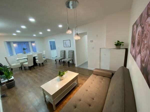 556 16th Ave E #1 - Photo 3 of 9