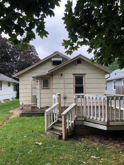 1927 S Taylor St - Photo 2 of 14