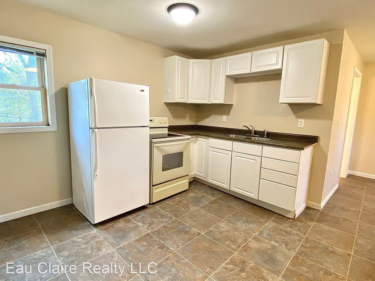 2332/2332 1/2 3rd St. - Photo 3 of 19