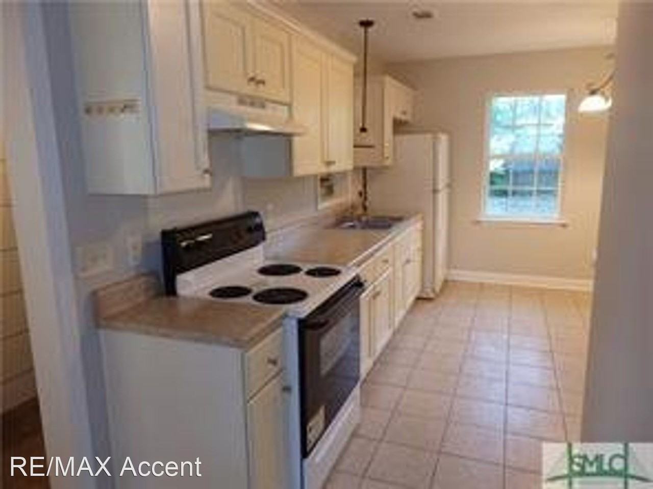 2250 Armstrong Dr - Photo 3 of 15