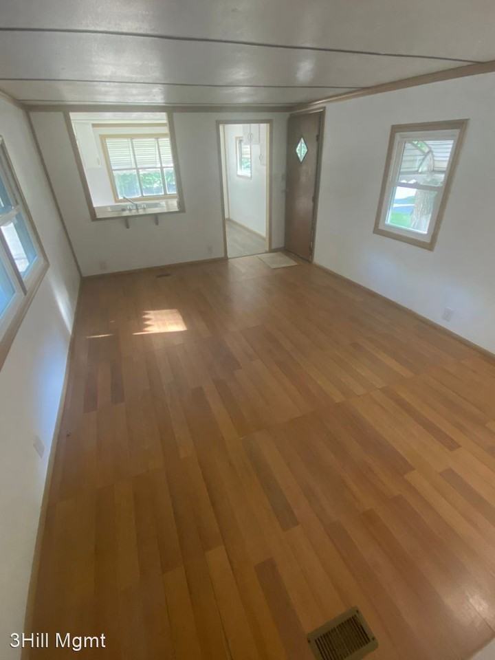 725 Dutch Ln - Photo 3 of 16