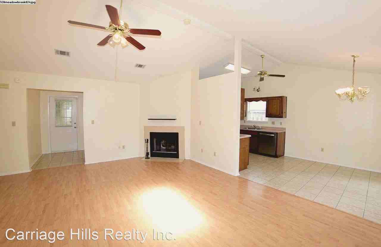 128 Meadowbrook Ct - Photo 3 of 15