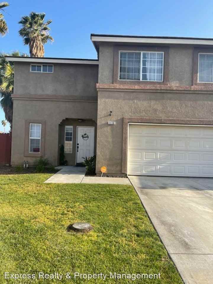 1110 Birch Ln - Photo 2 of 8