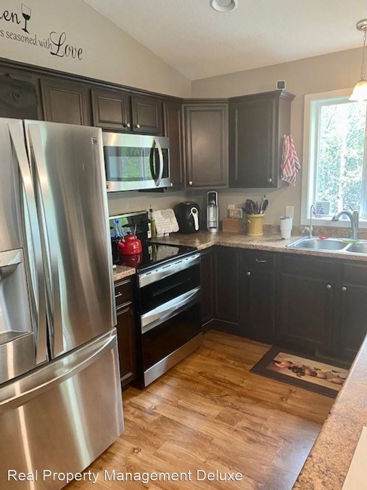 14491 Grand Oaks Dr - Photo 2 of 16