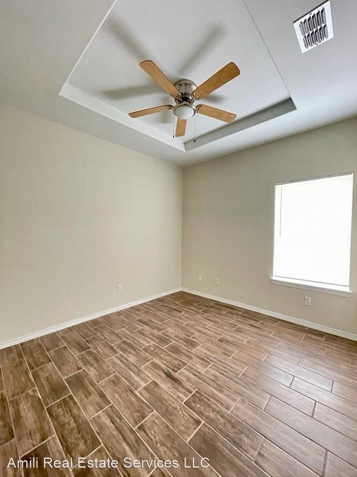 1610 W. Broome St. - Photo 2 of 12