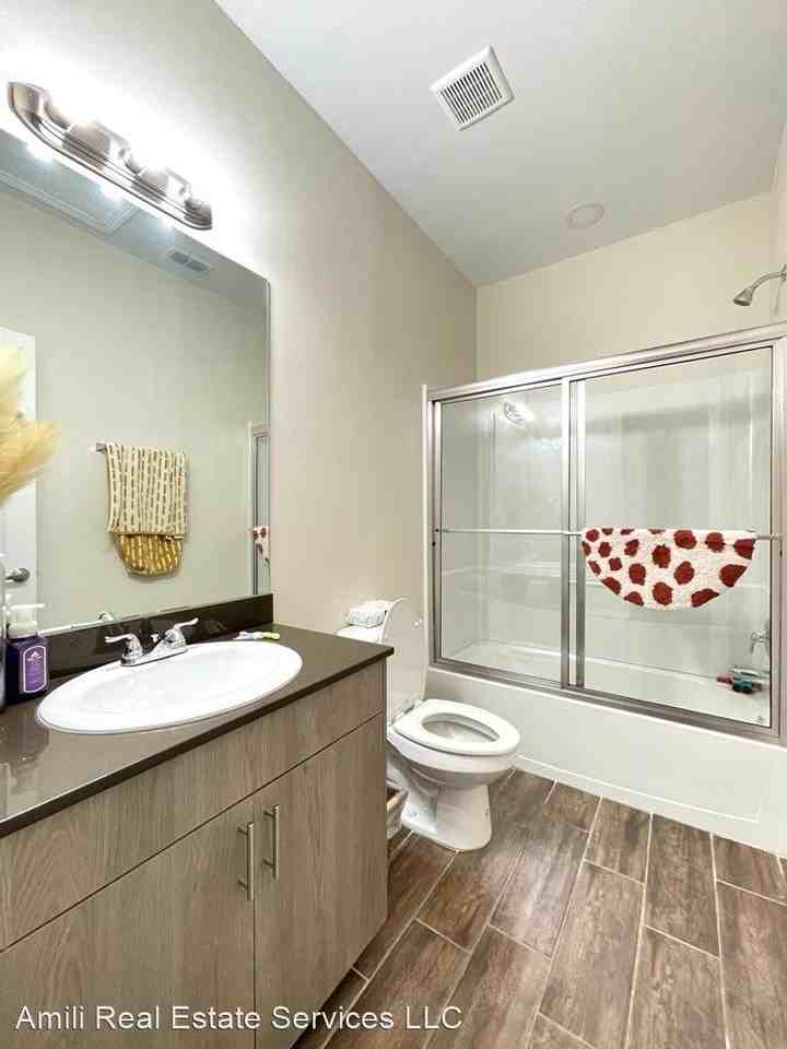 1610 W. Broome St. - Photo 3 of 12