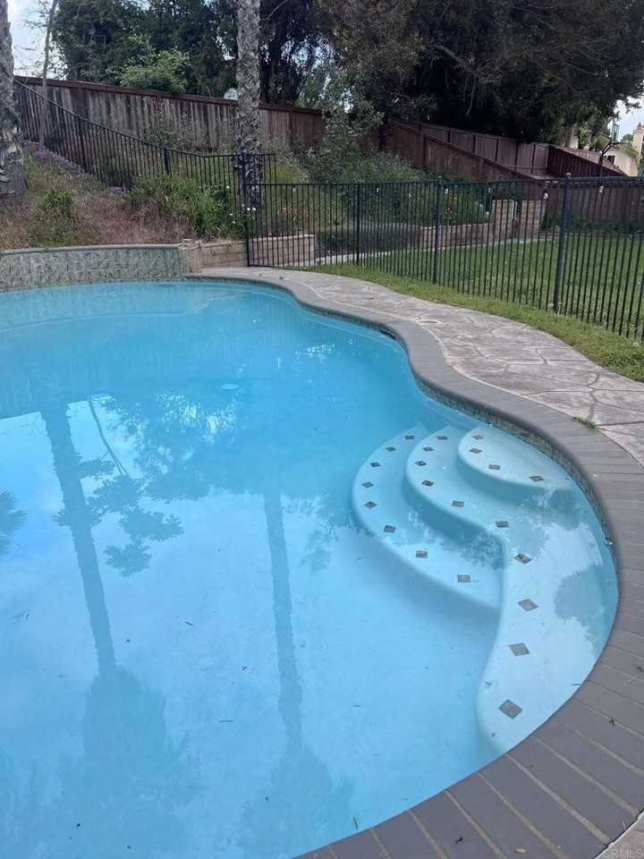 1931 Rue Chateau - Photo 3 of 17