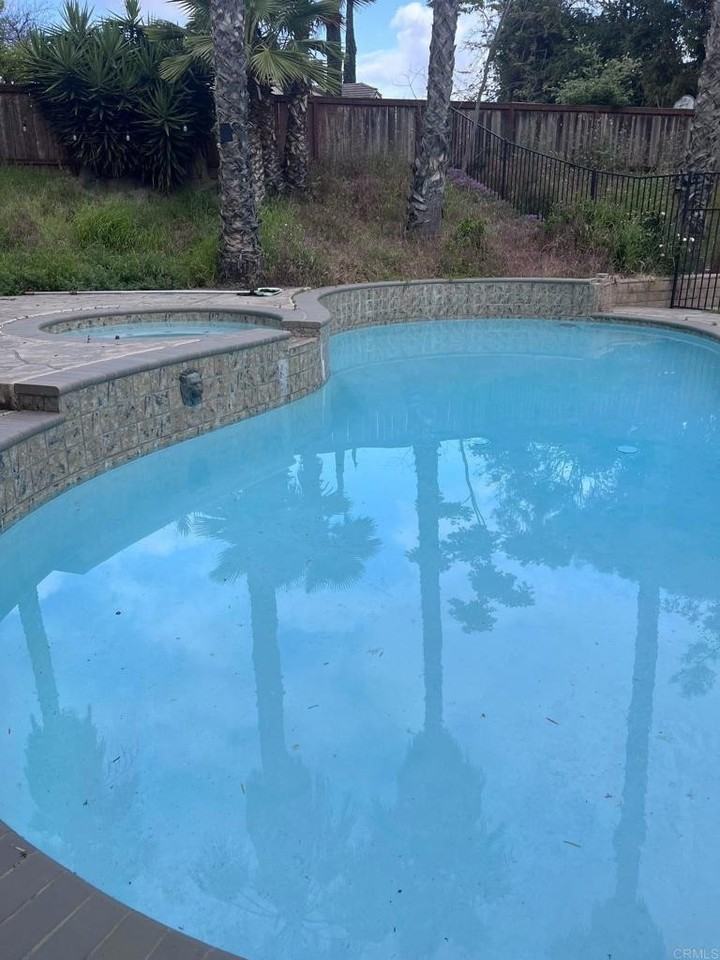 1931 Rue Chateau - Photo 2 of 17