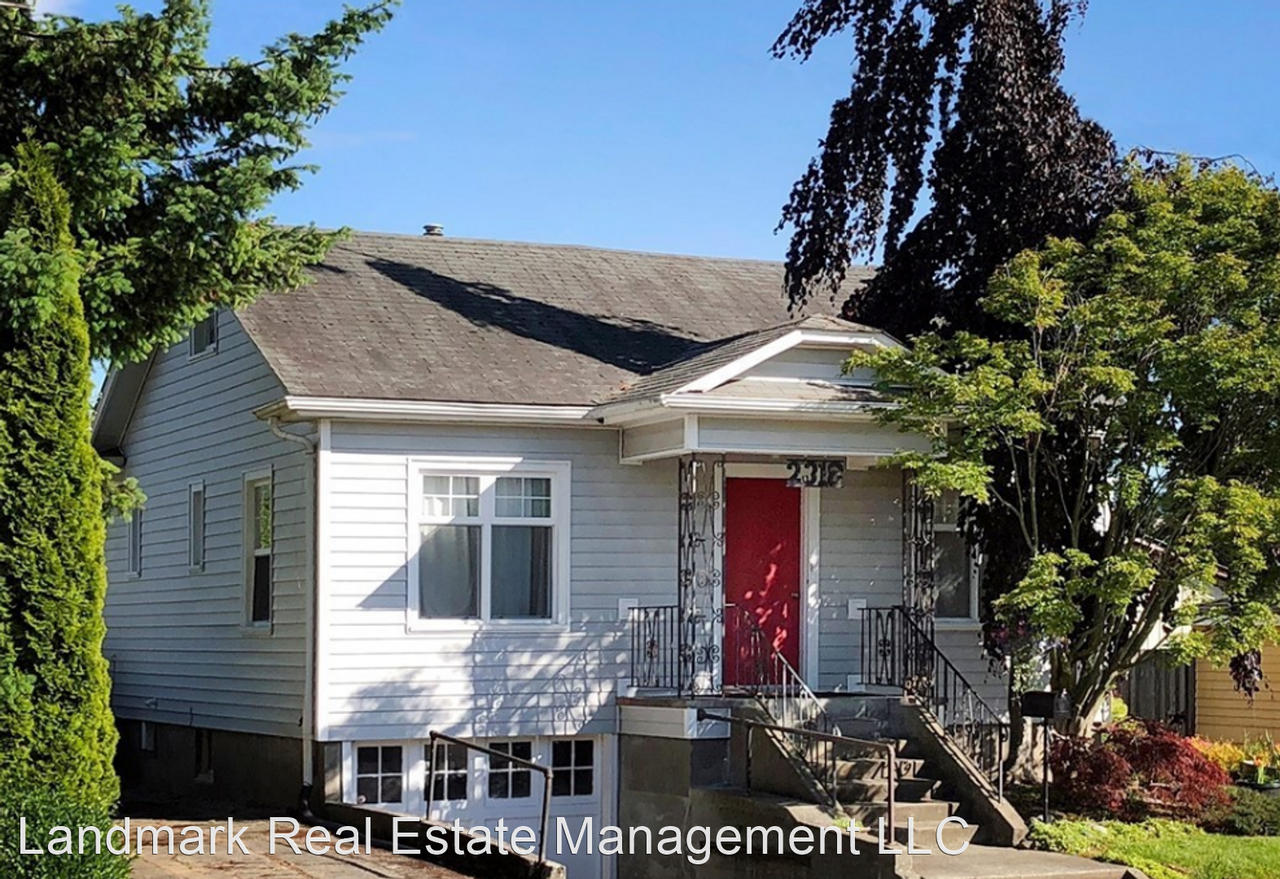 2318 F St - Photo 2 of 19