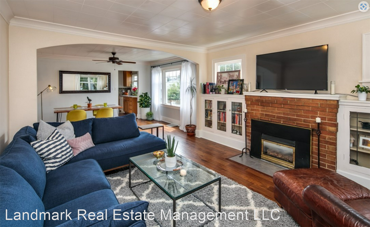 2318 F St - Photo 3 of 19