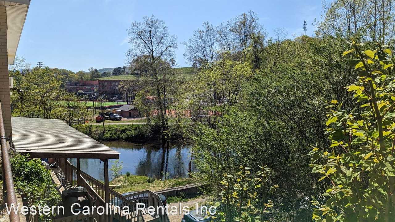 228 Pisgah Drive - Photo 2 of 12