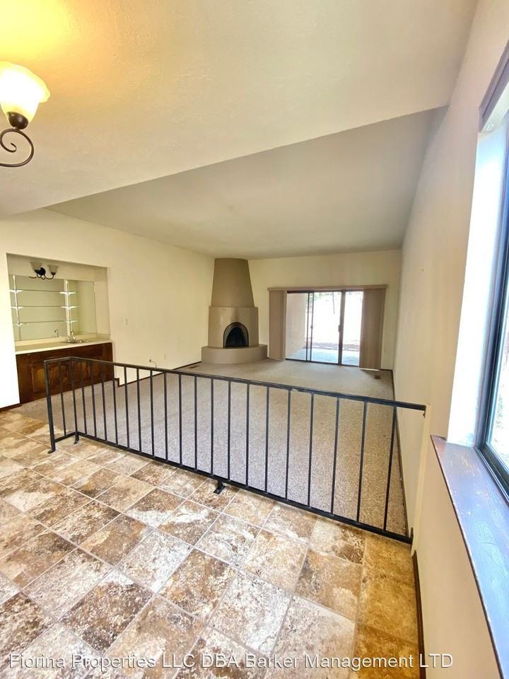 263 Camino De La Sierra - Photo 2 of 16