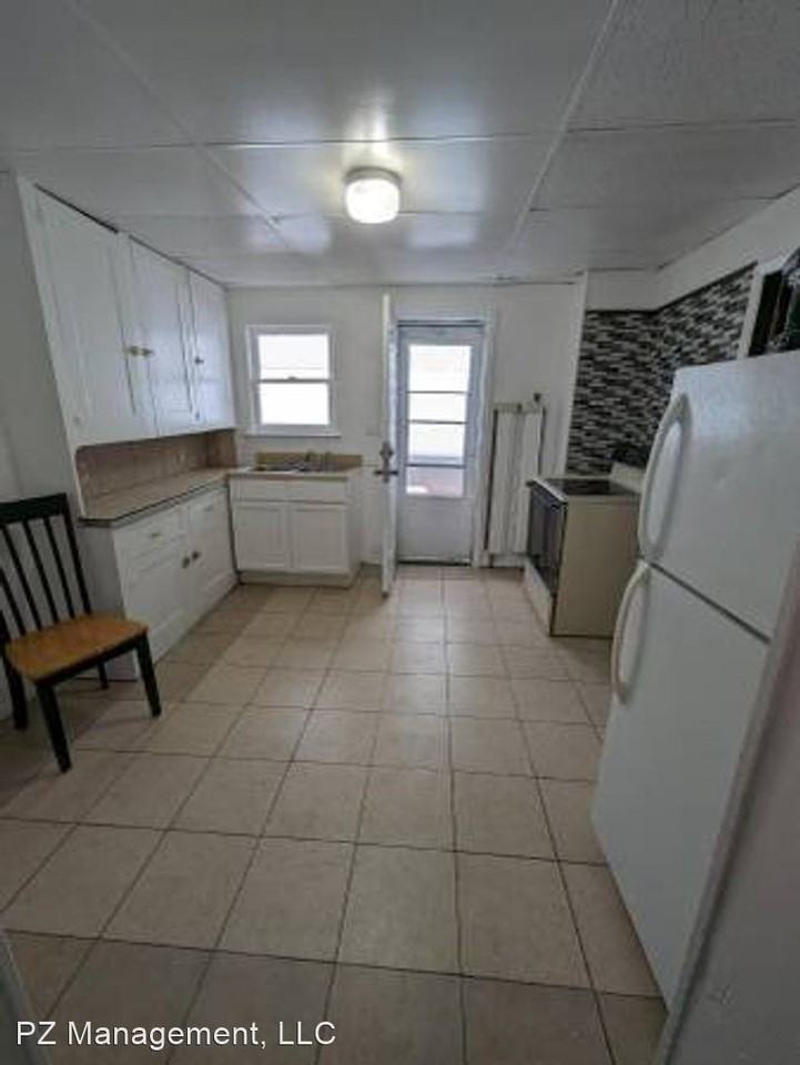 508 Harbor St - Photo 2 of 9