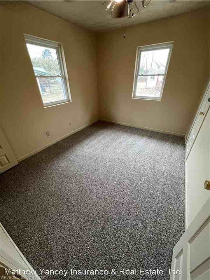 2100 Magnolia Bnd - Photo 2 of 9