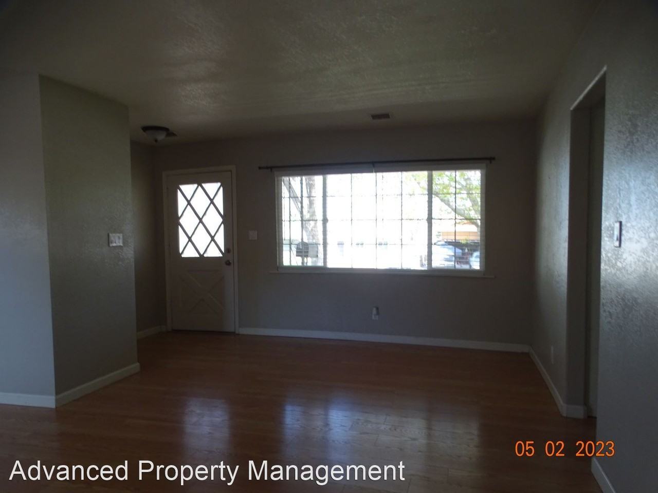 402 Ash St - Photo 2 of 9