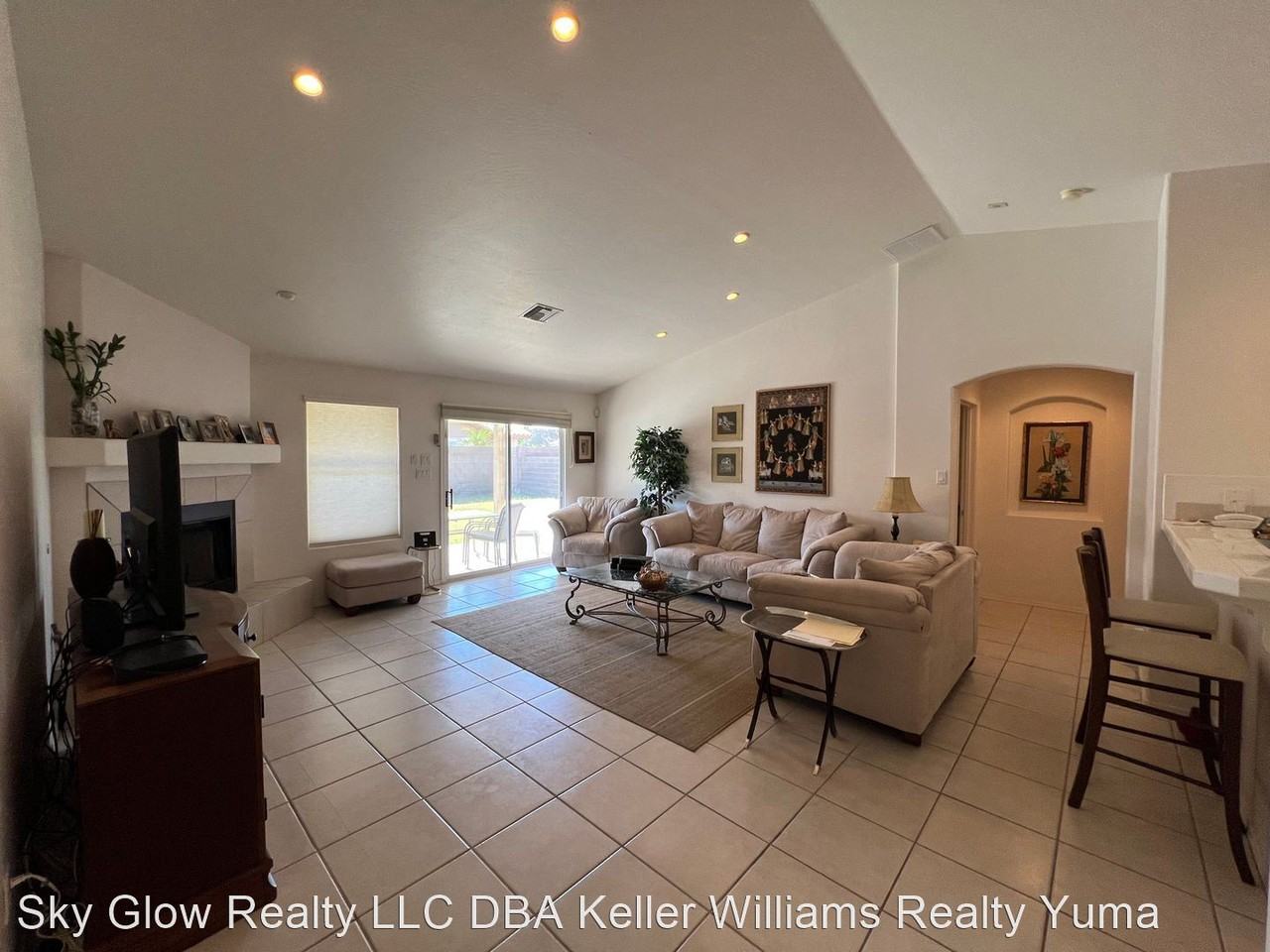 2915 S 48th Way - Photo 2 of 26