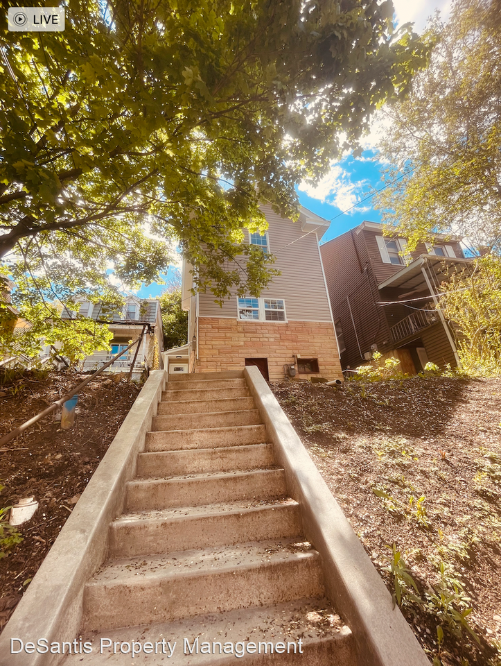 623 Farragut St - Photo 2 of 20