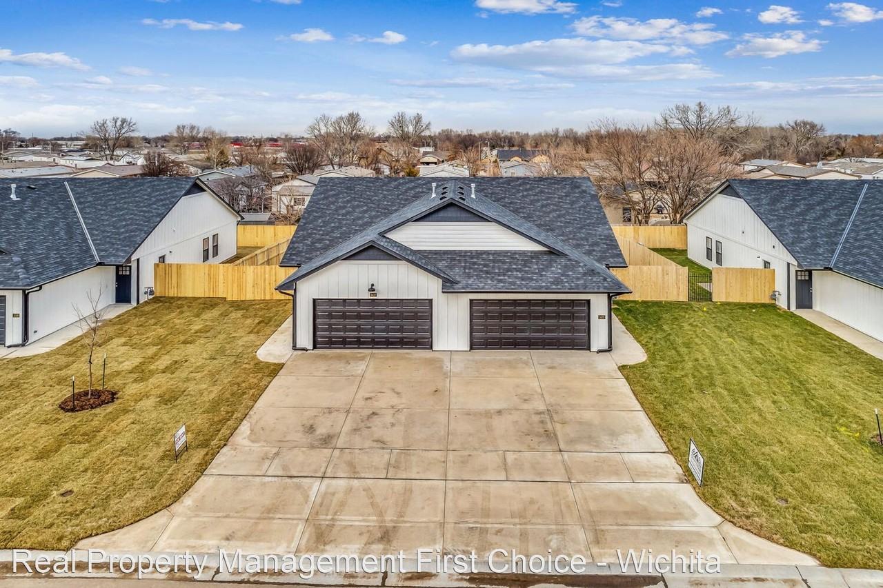 3622 W 45th St S - Photo 2 of 32